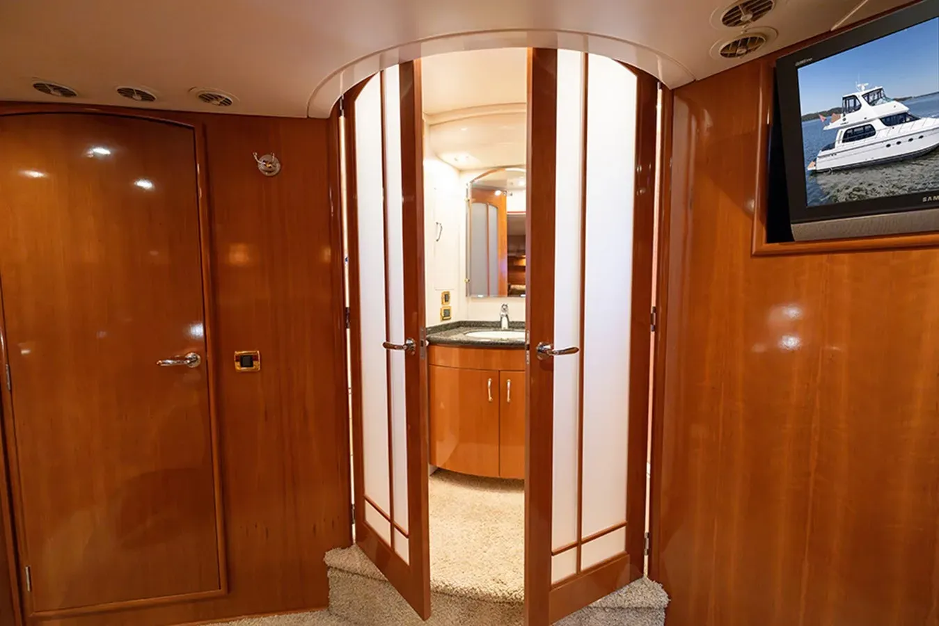 best yacht sales deals KAE BELLA - Carver Yachts