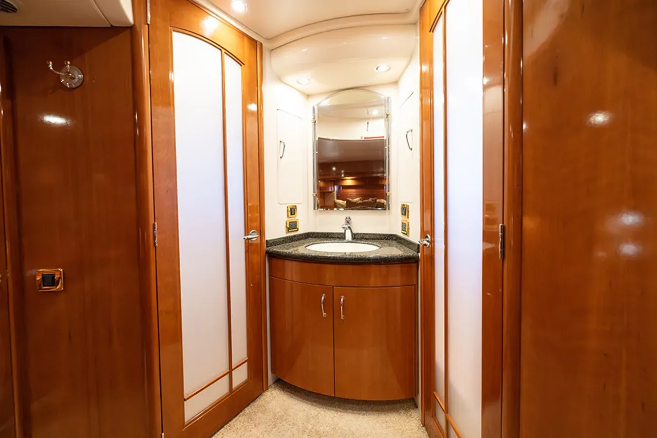 Buy a KAE BELLA 56 at Shestakov Yacht Sales