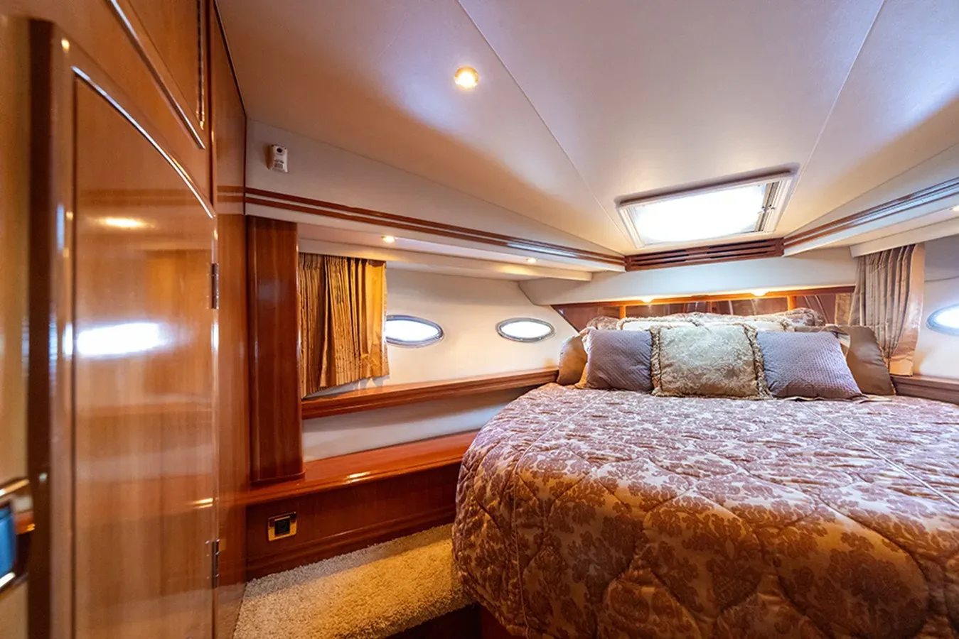 KAE BELLA - Carver Yachts