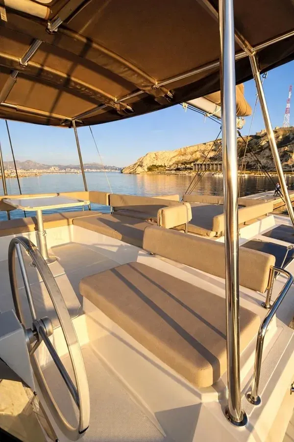 Buy a yacht Bali 4.6 - Catana