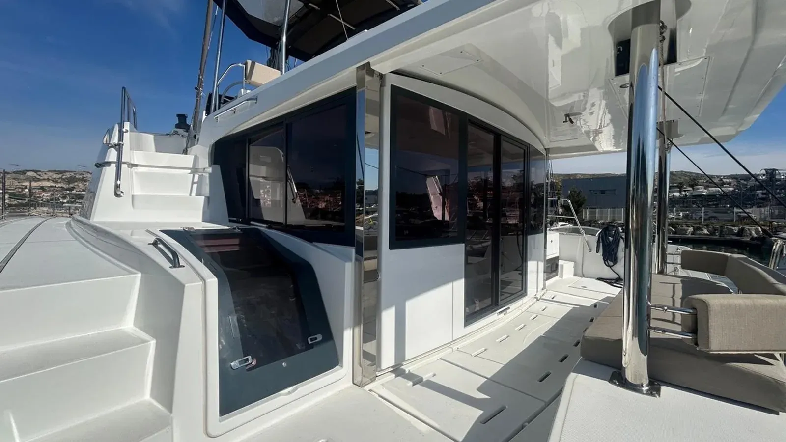 Bali 4.6 - Catana price