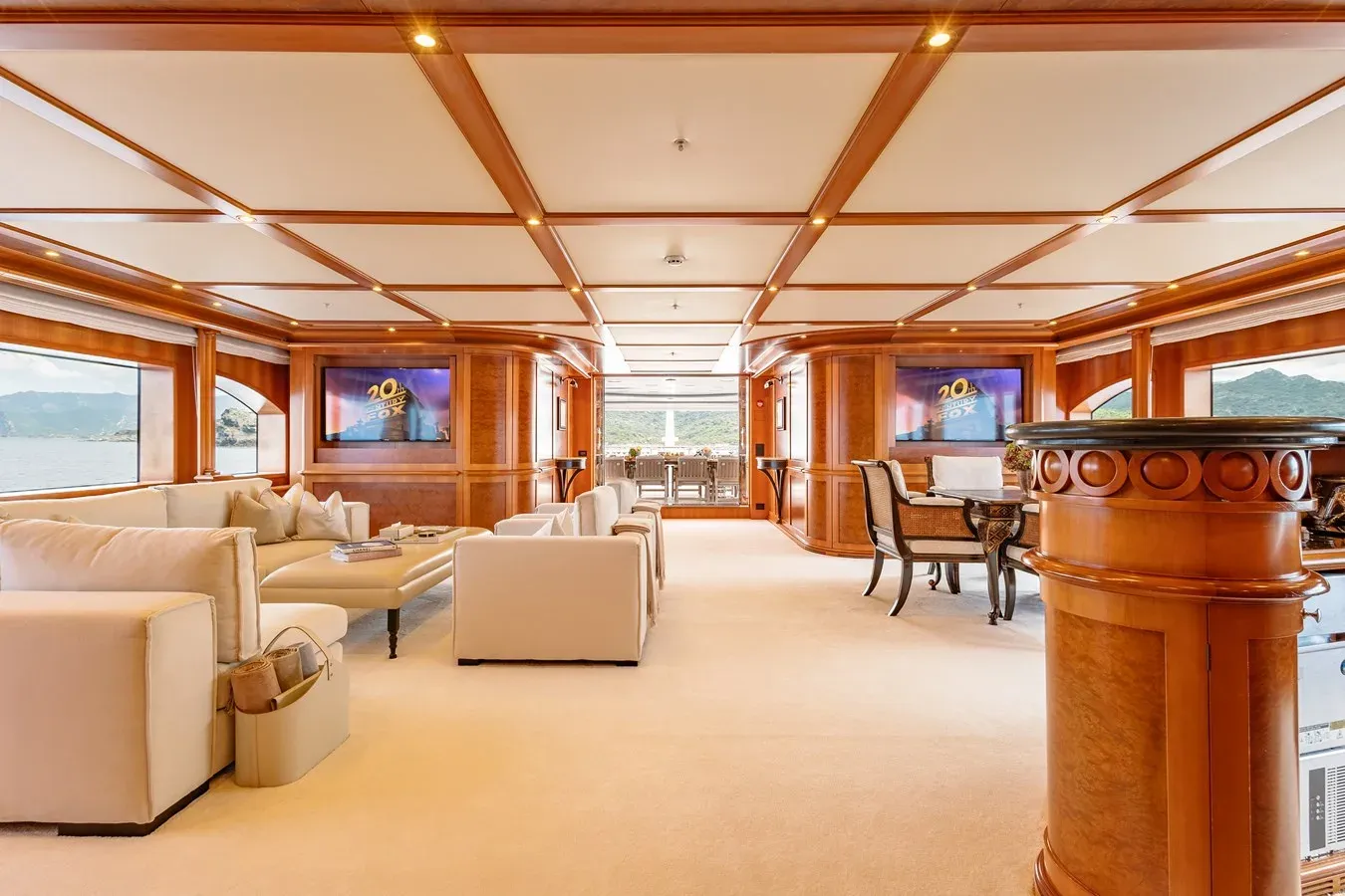 Купить яхту ELENI - CBI NAVI в Shestakov Yacht Sales