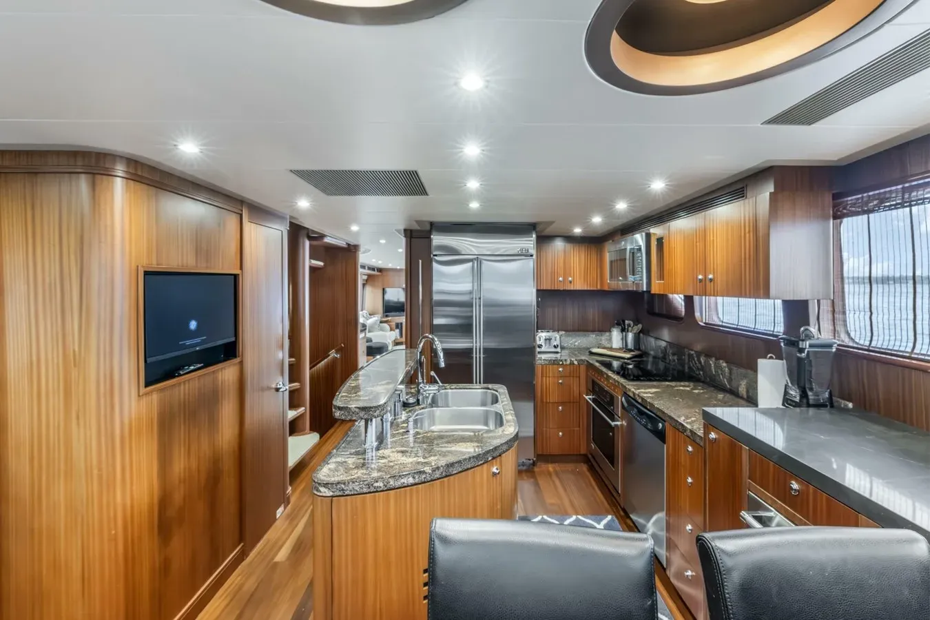 Buy a yacht AURORA 84 Bravo
