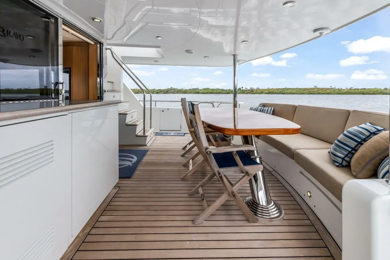 Buy a yacht AURORA 2012
