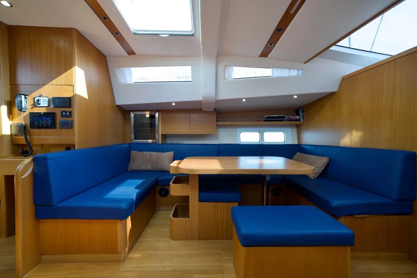 Buy a yacht Aminika - COMAR