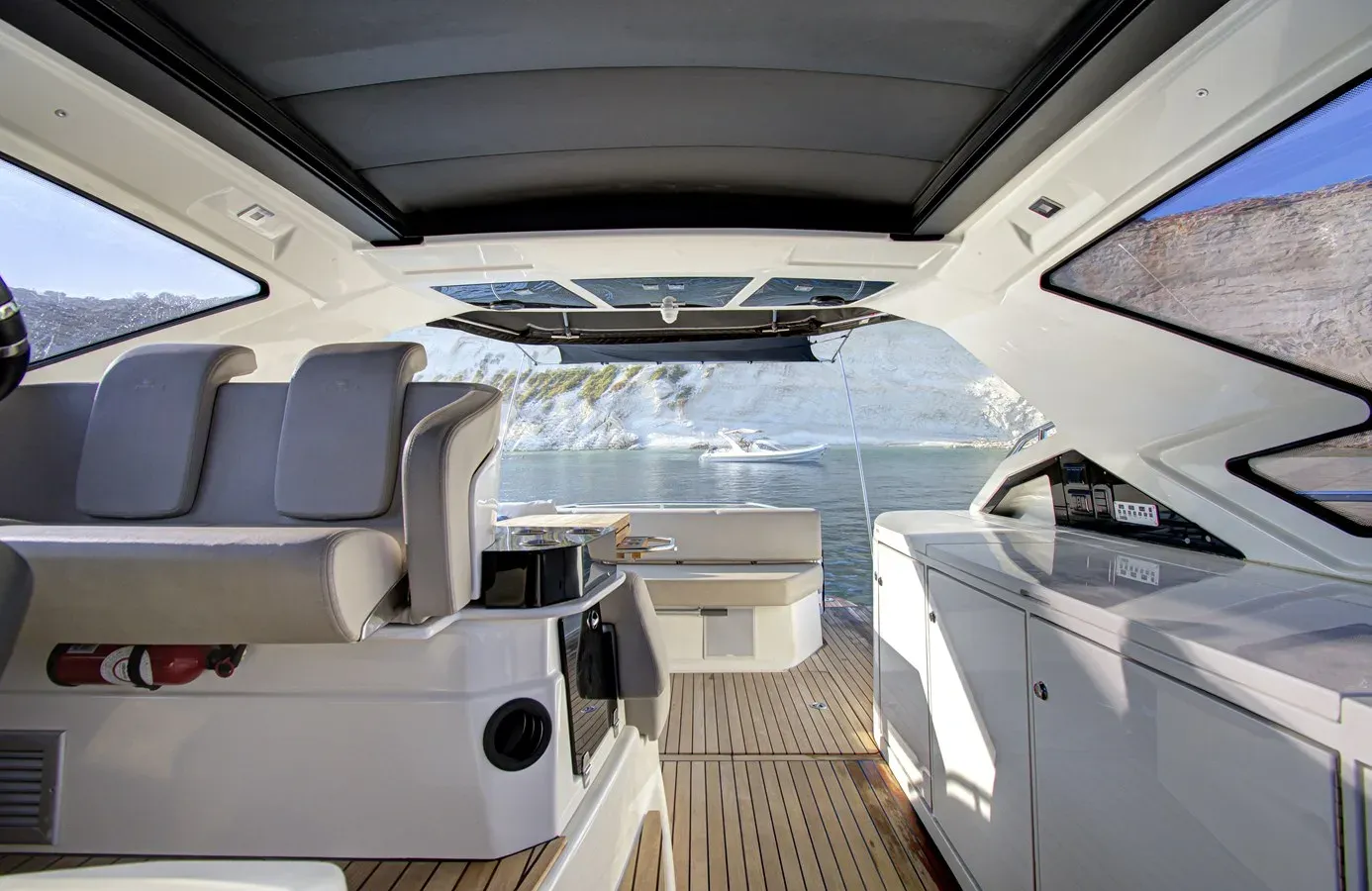 Buy a yacht Thaumasia 2021