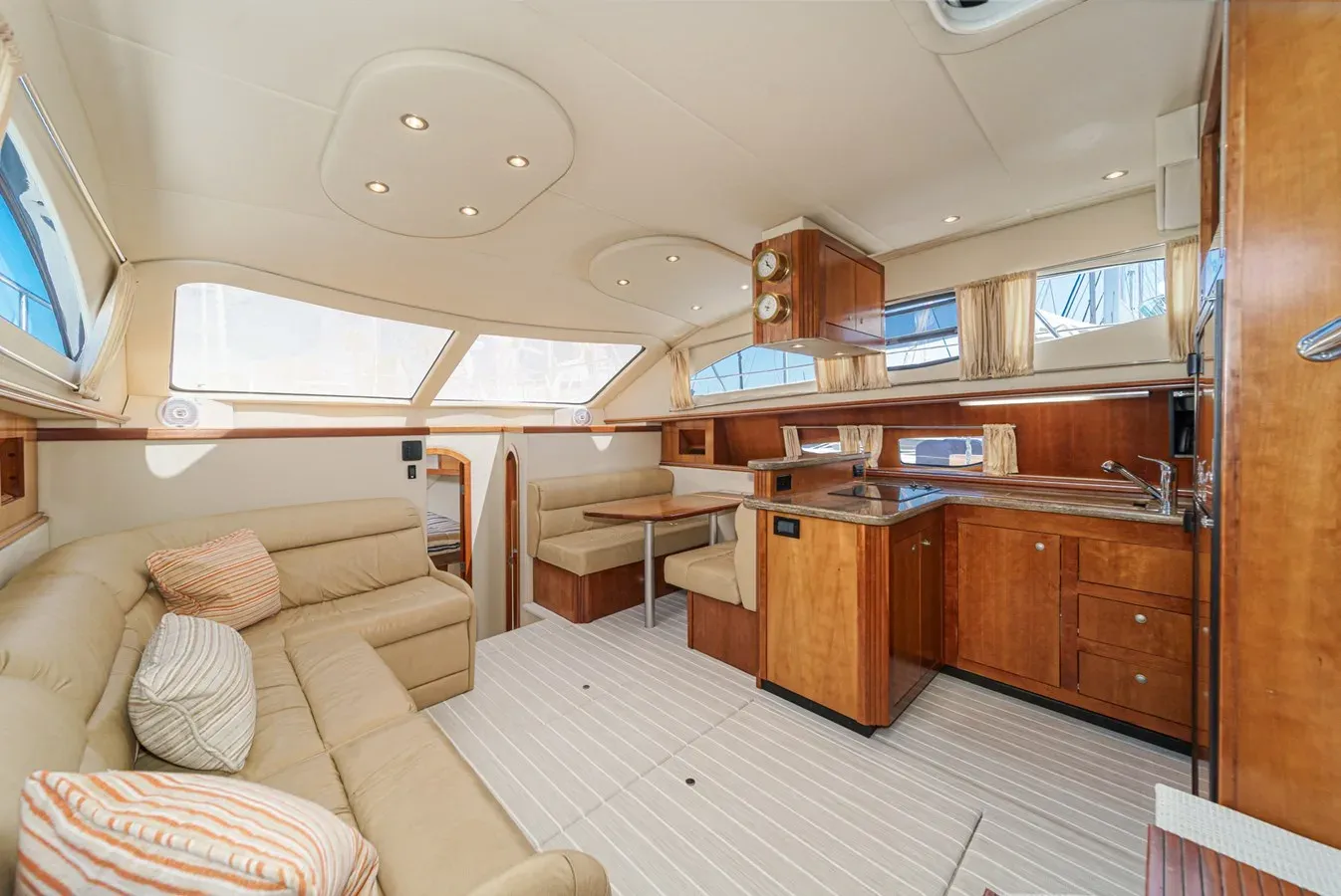 Buy a yacht CRUISERS YACHTS 415 - Cruisers Yachts