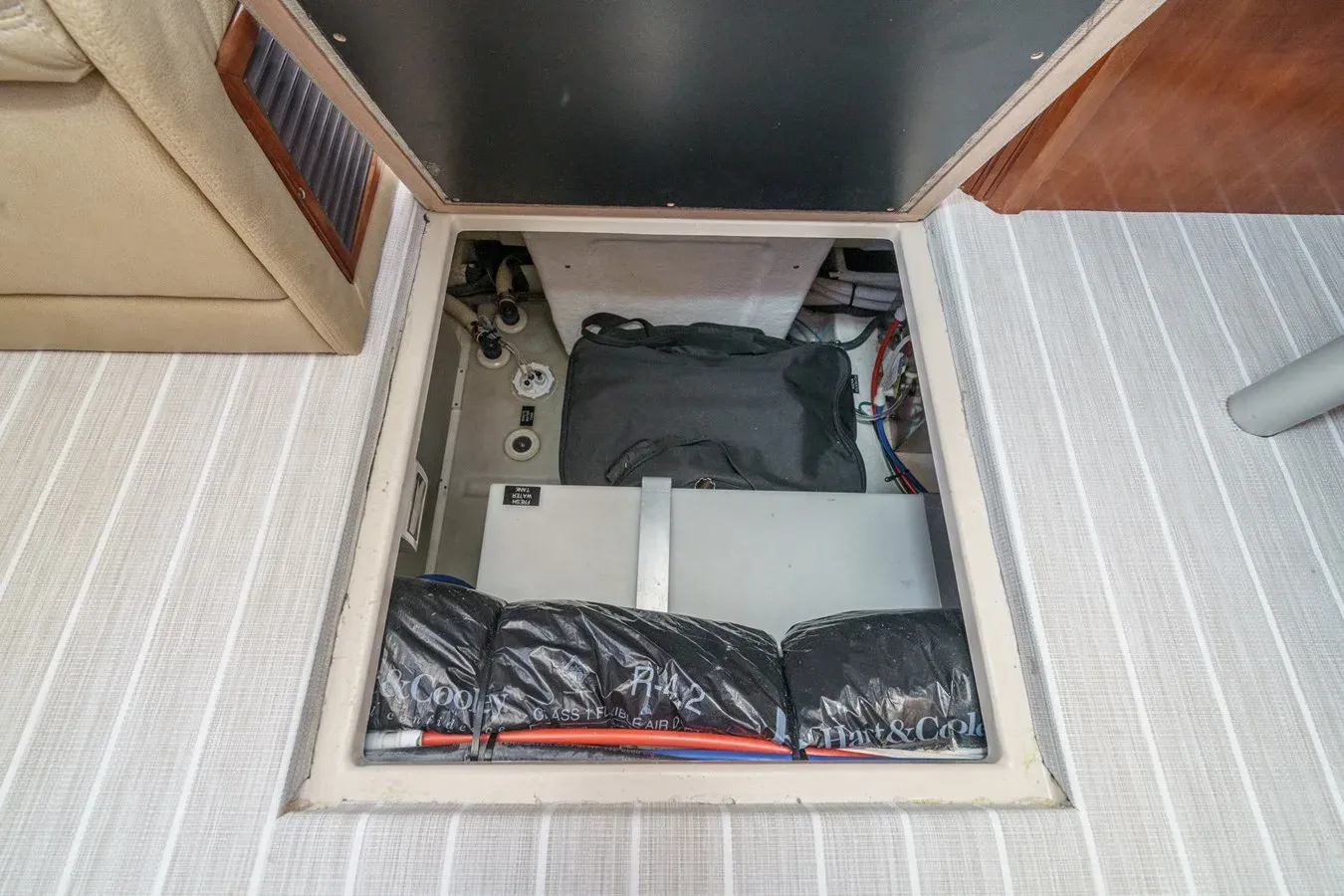 CRUISERS YACHTS 415 2008