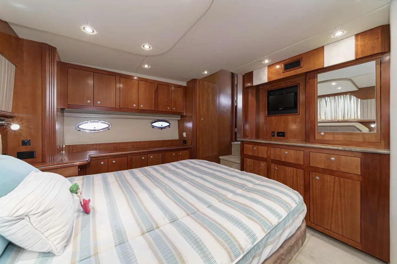 best yacht sales deals CRUISERS YACHTS 415 - Cruisers Yachts