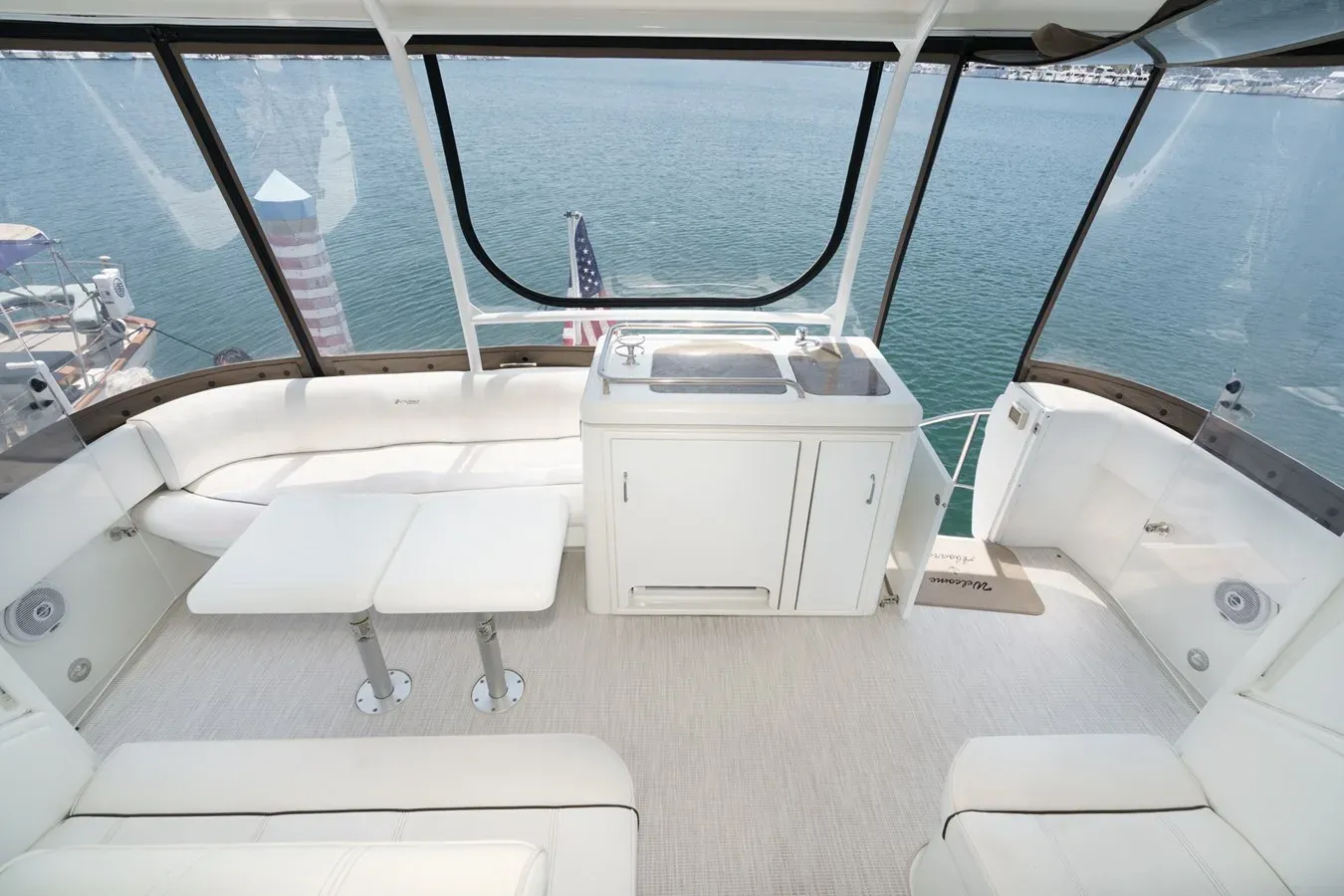 Buy a yacht CRUISERS YACHTS 415 2008