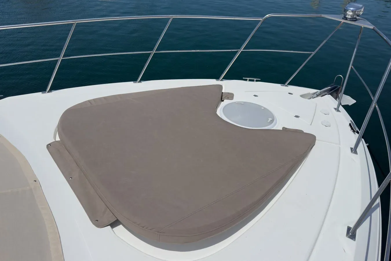 Buy a CRUISERS YACHTS 415 2008 at Shestakov Yacht Sales