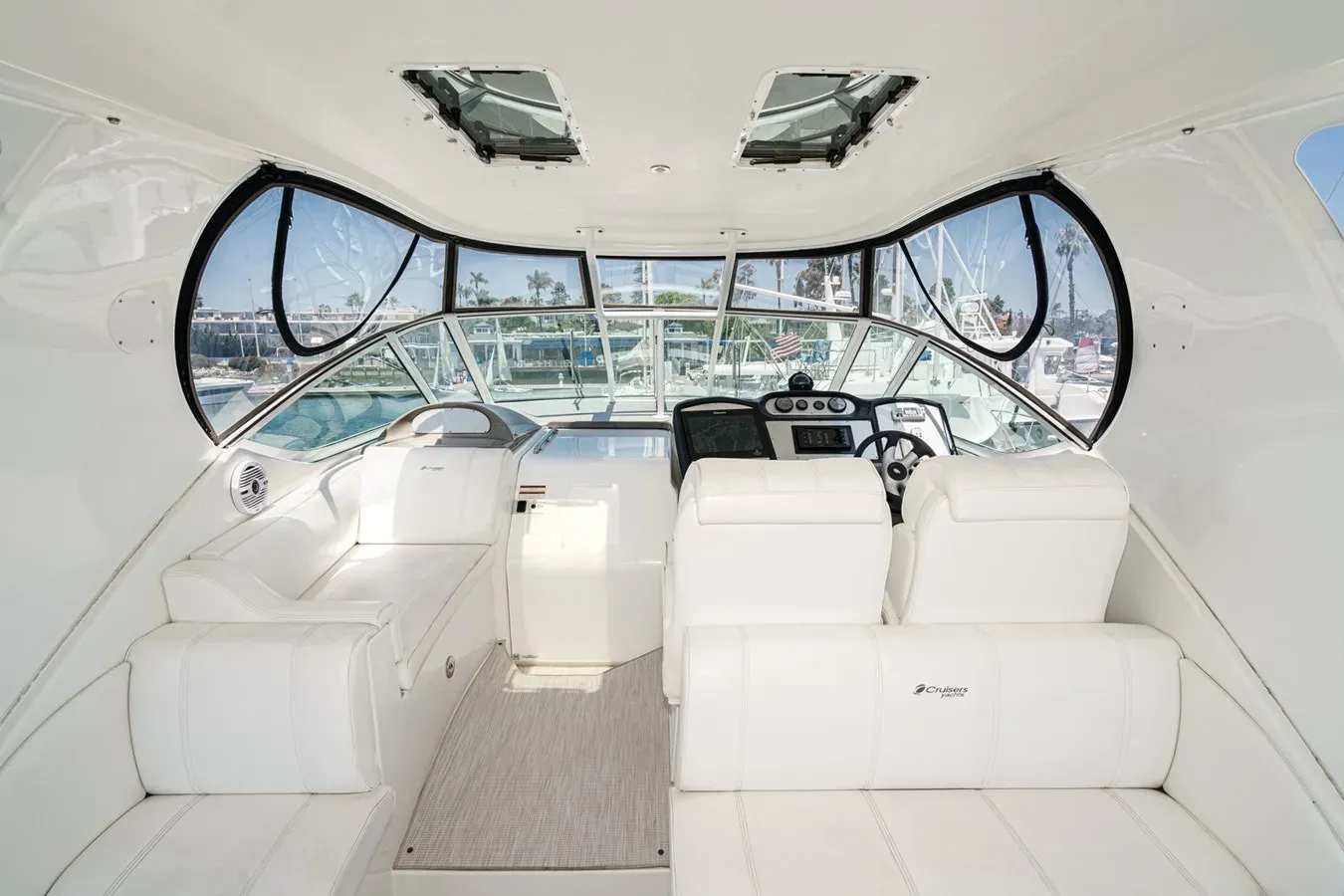 the best price on CRUISERS YACHTS 415 42