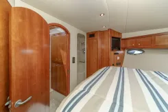 Buy a yacht CRUISERS YACHTS 415