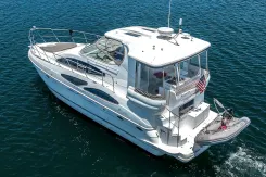 the best price on CRUISERS YACHTS 415 2008
