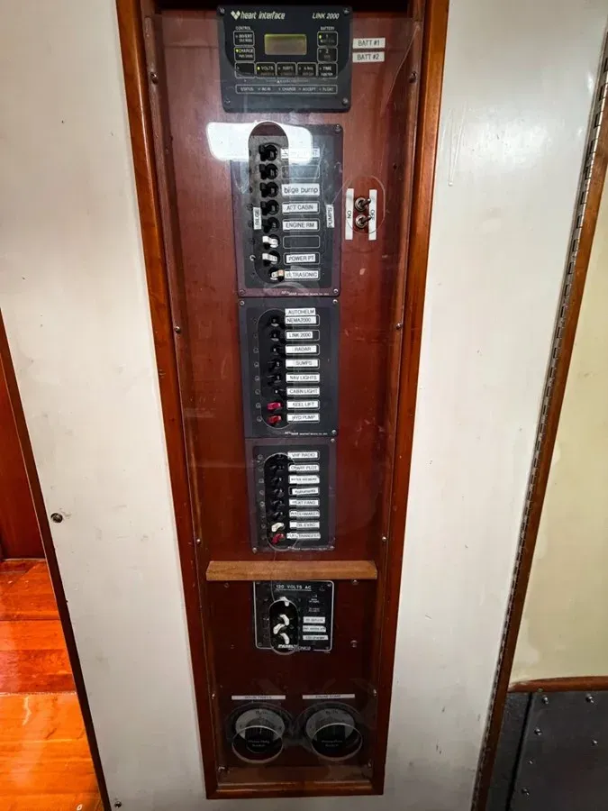 Buy a Silver Bullet 1998 at Shestakov Yacht Sales