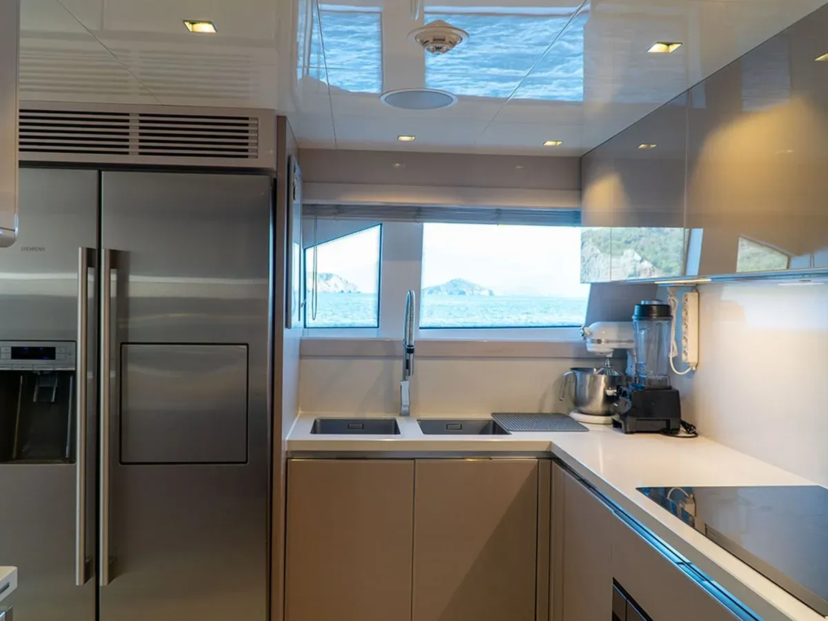 Buy a yacht Shells X - Custom Line