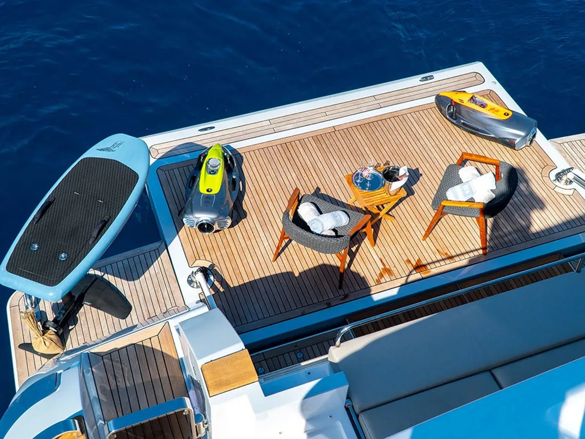 Shells X yacht sale