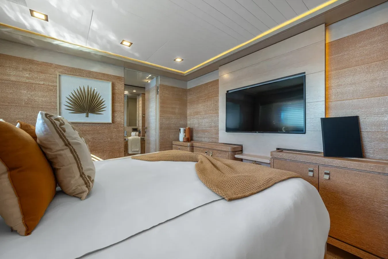 Buy a yacht CENTURION 107