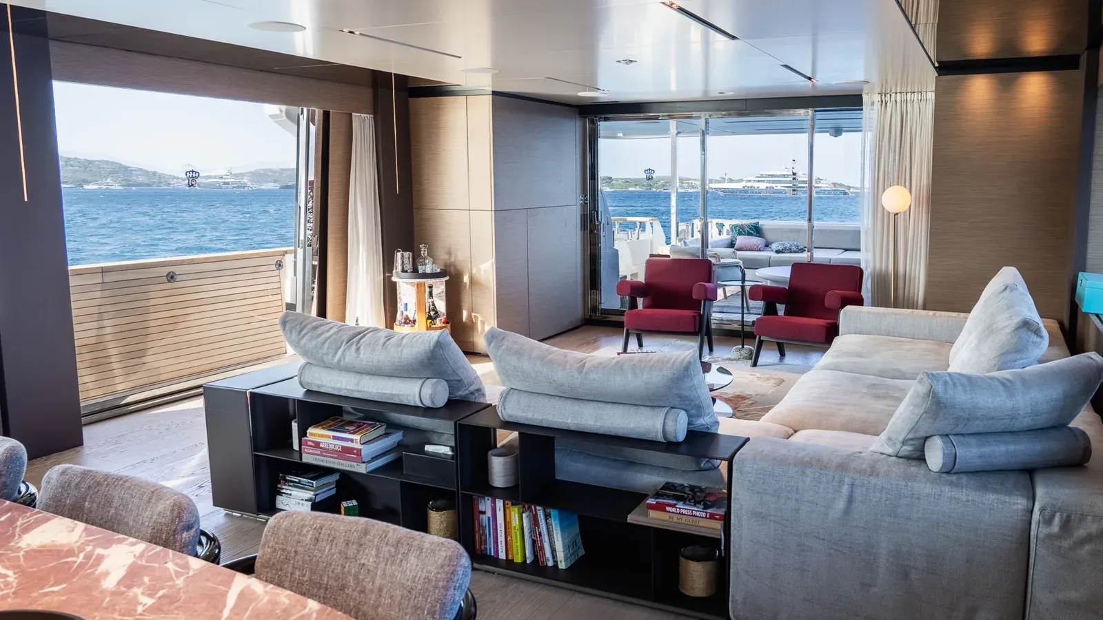 Buy a yacht QUEEN J III Navetta 33
