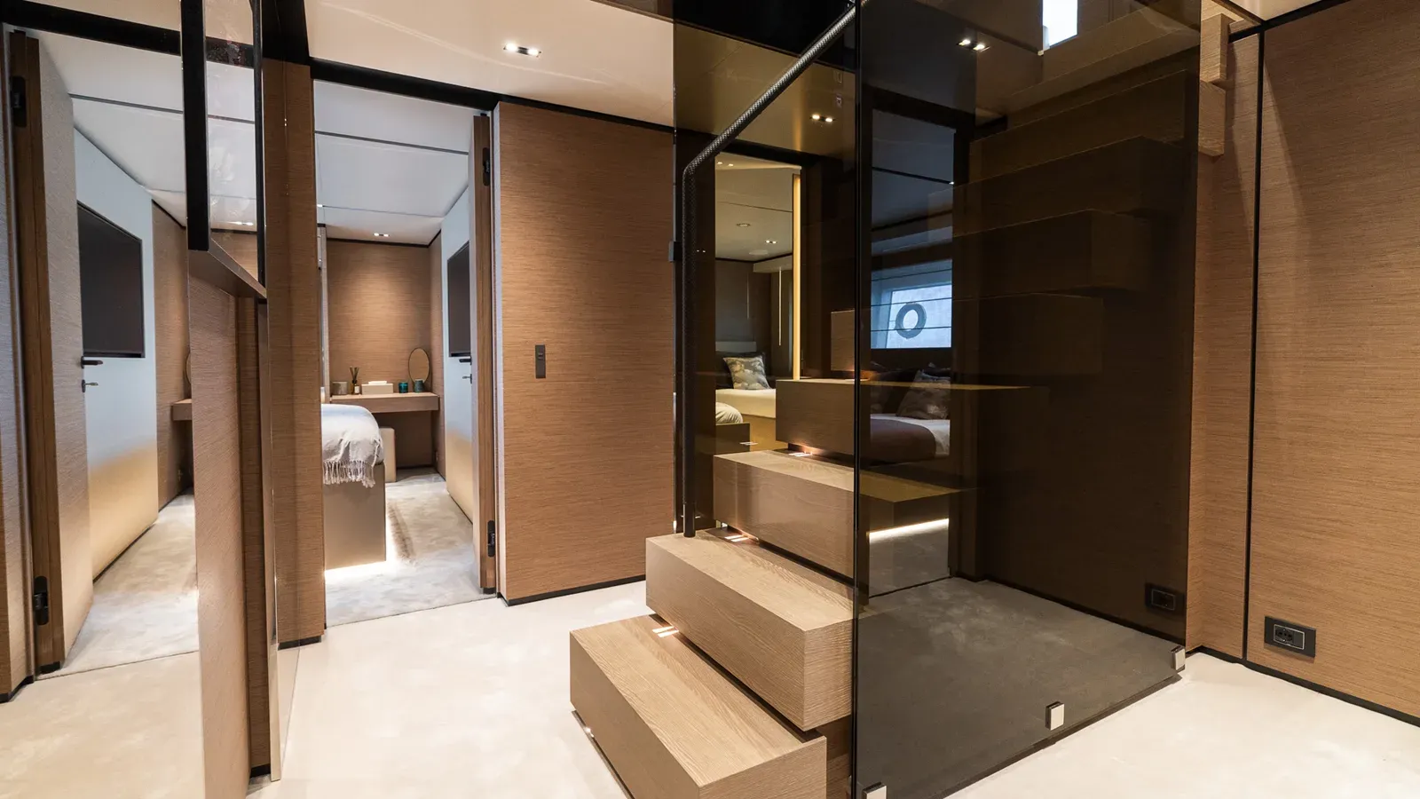 the best price on QUEEN J III Navetta 33