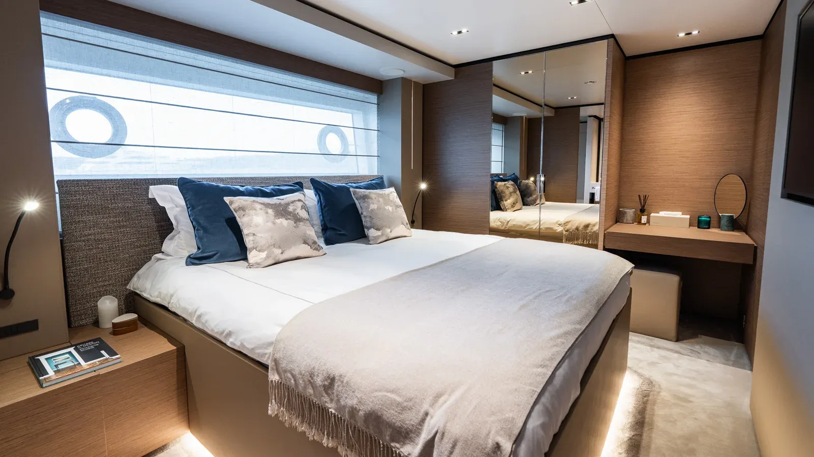 Buy a QUEEN J III - Custom Line at Shestakov Yacht Sales