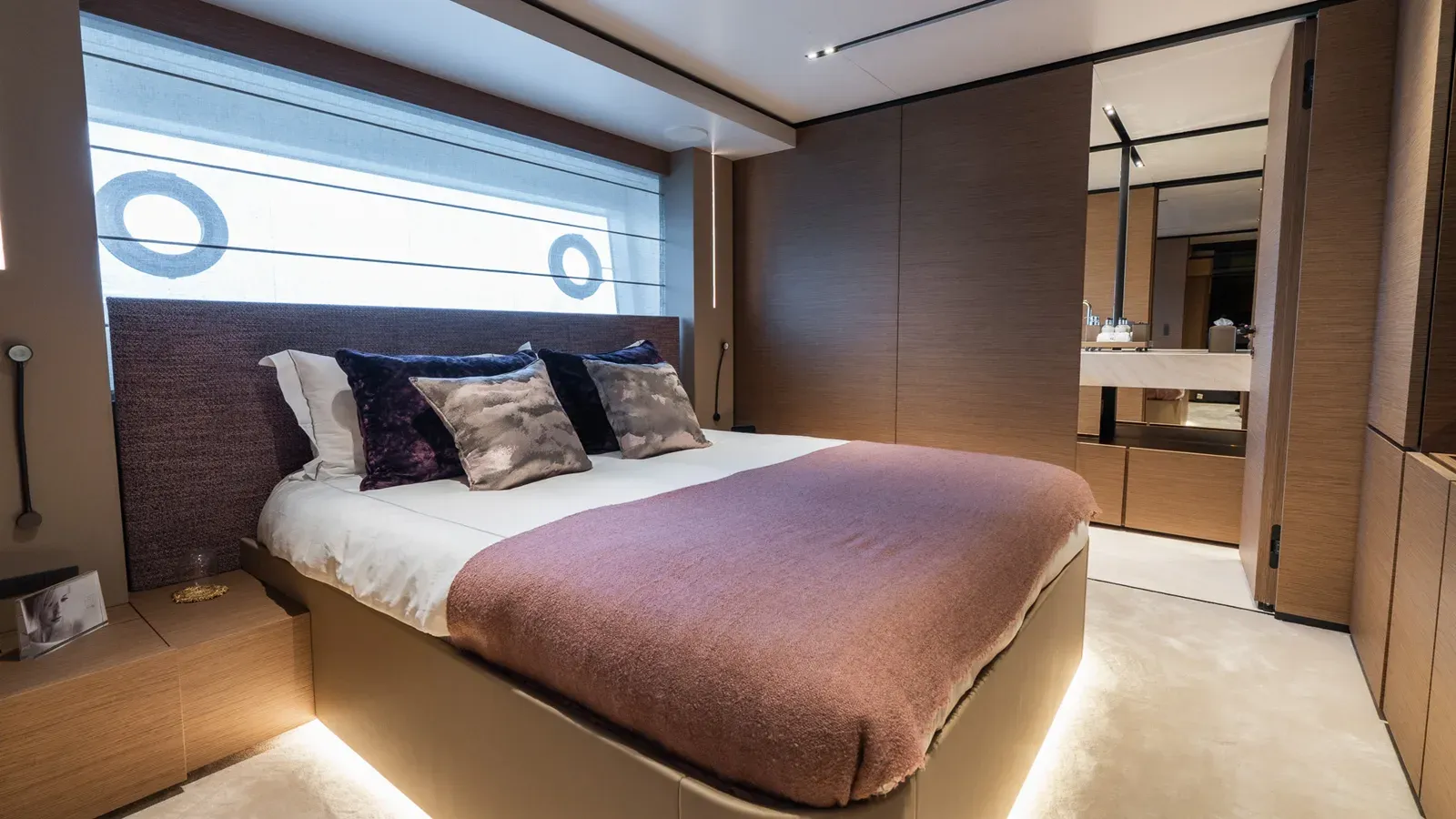 best yacht sales deals QUEEN J III Navetta 33