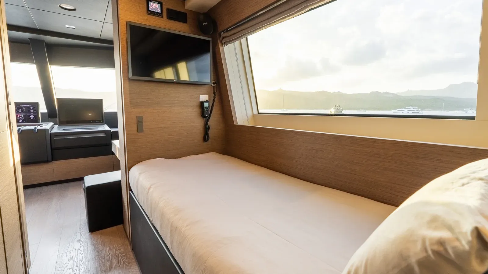 best yacht sales deals QUEEN J III - Custom Line