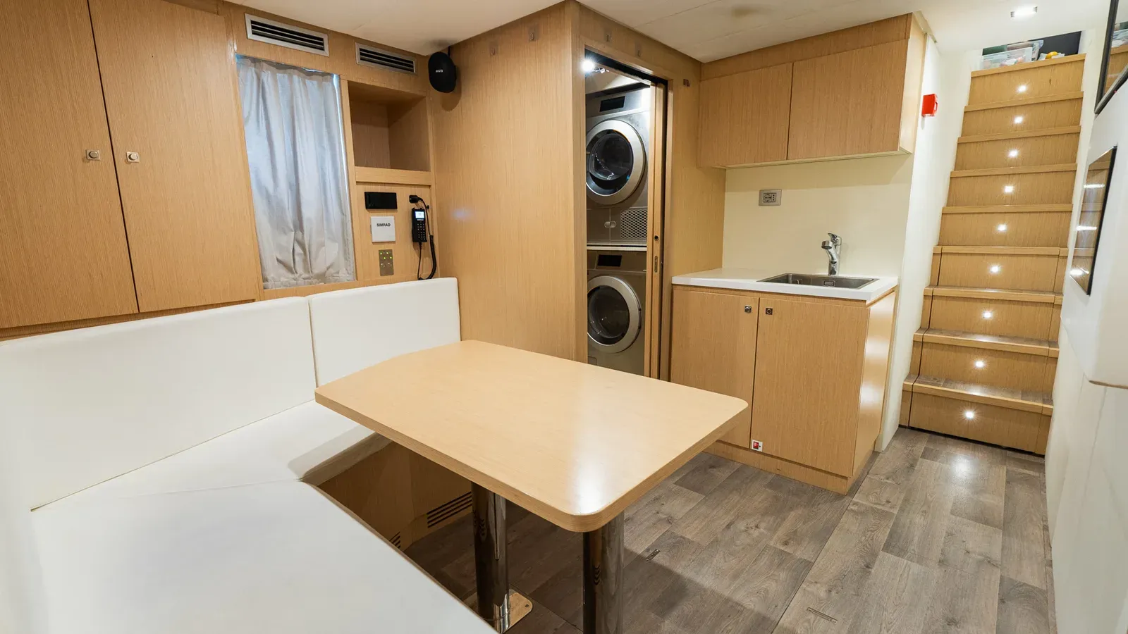 QUEEN J III - Custom Line yacht sale