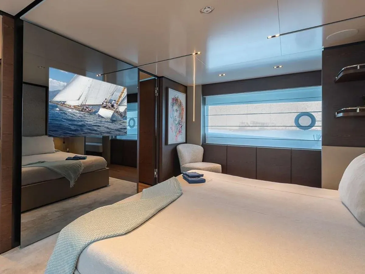 ON - Custom Line yacht sale