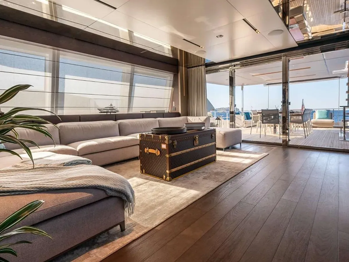 Buy a yacht ON - Custom Line