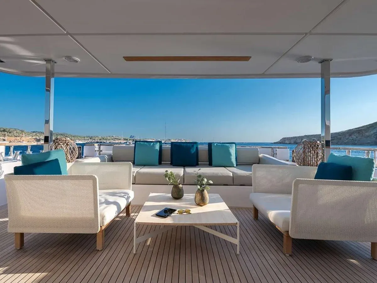 ON - Custom Line yacht sale