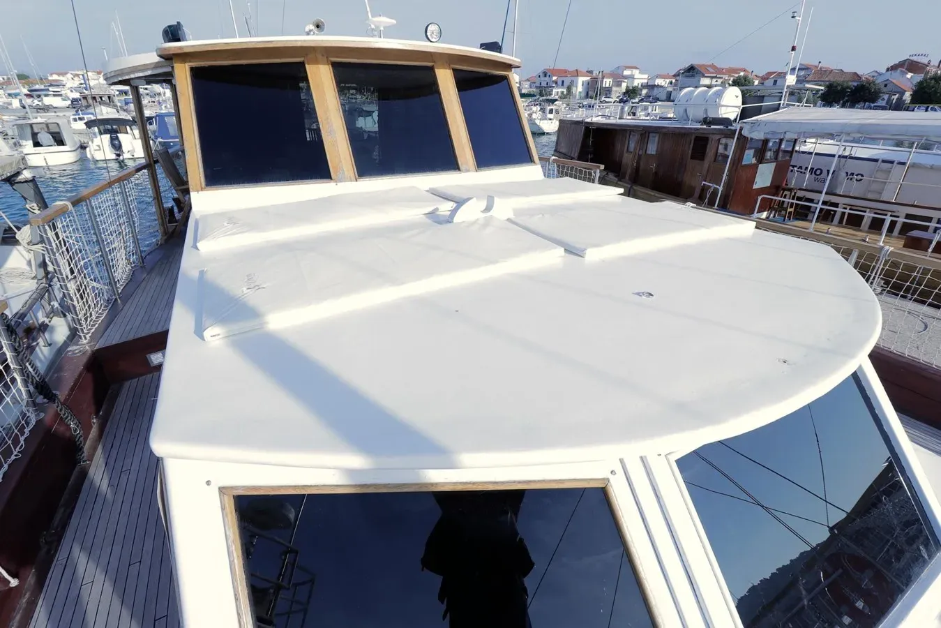 the best price on 21 M MOTORSAILOR