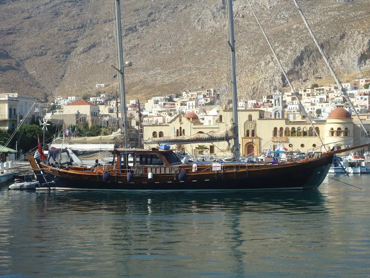 best yacht sales deals TRIPPIN - CUSTOM MADE