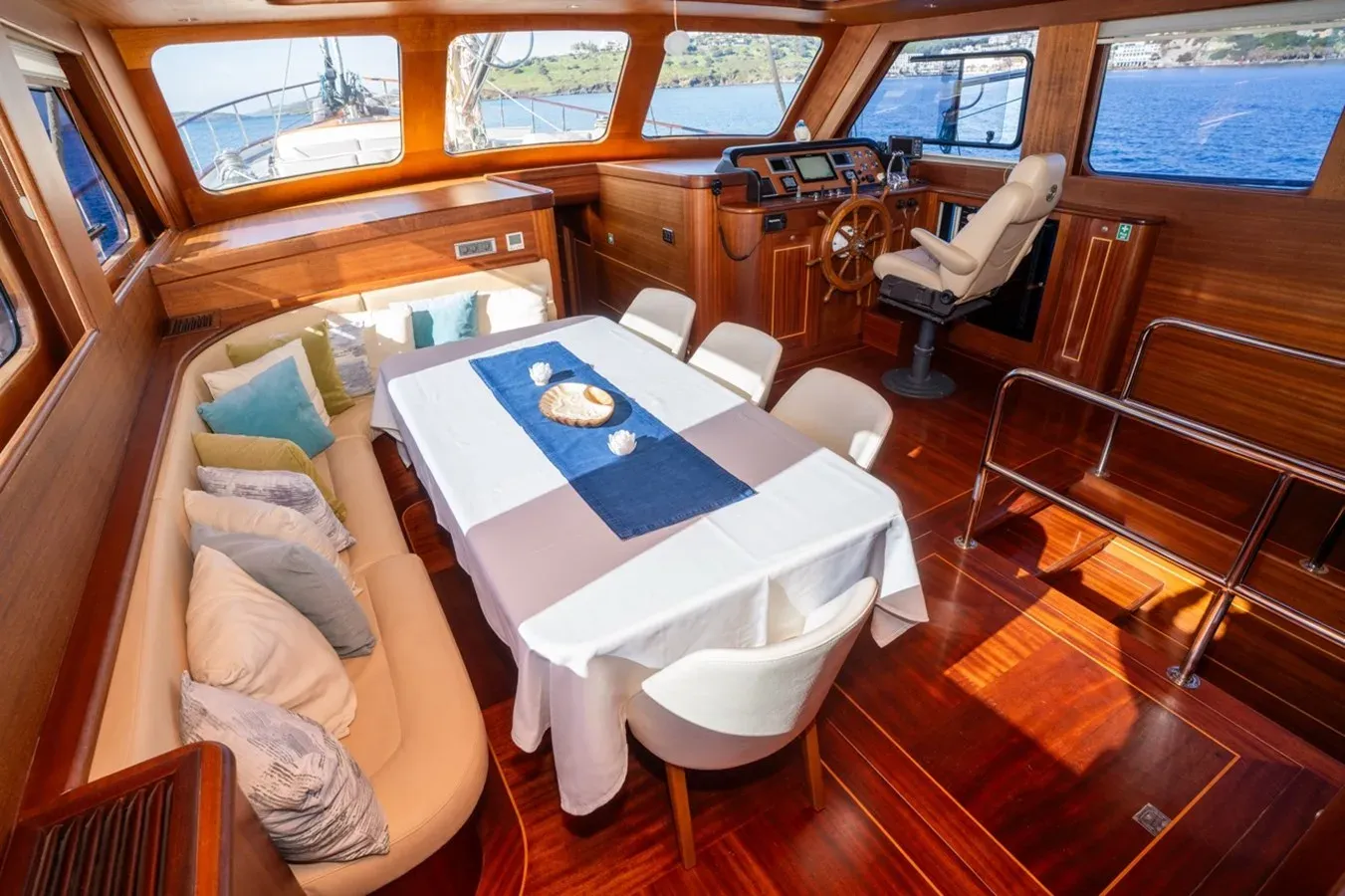 Buy a yacht NA - CUSTOM