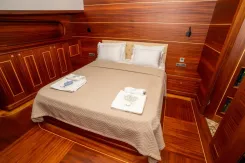 Buy a yacht NA 78