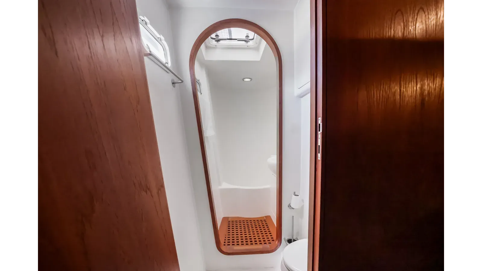 the best price on Moana Power Catamaran