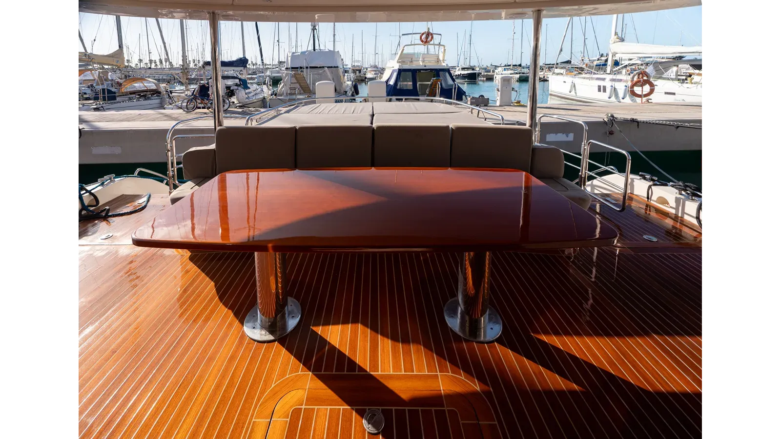 Купить яхту 013 62 в Shestakov Yacht Sales