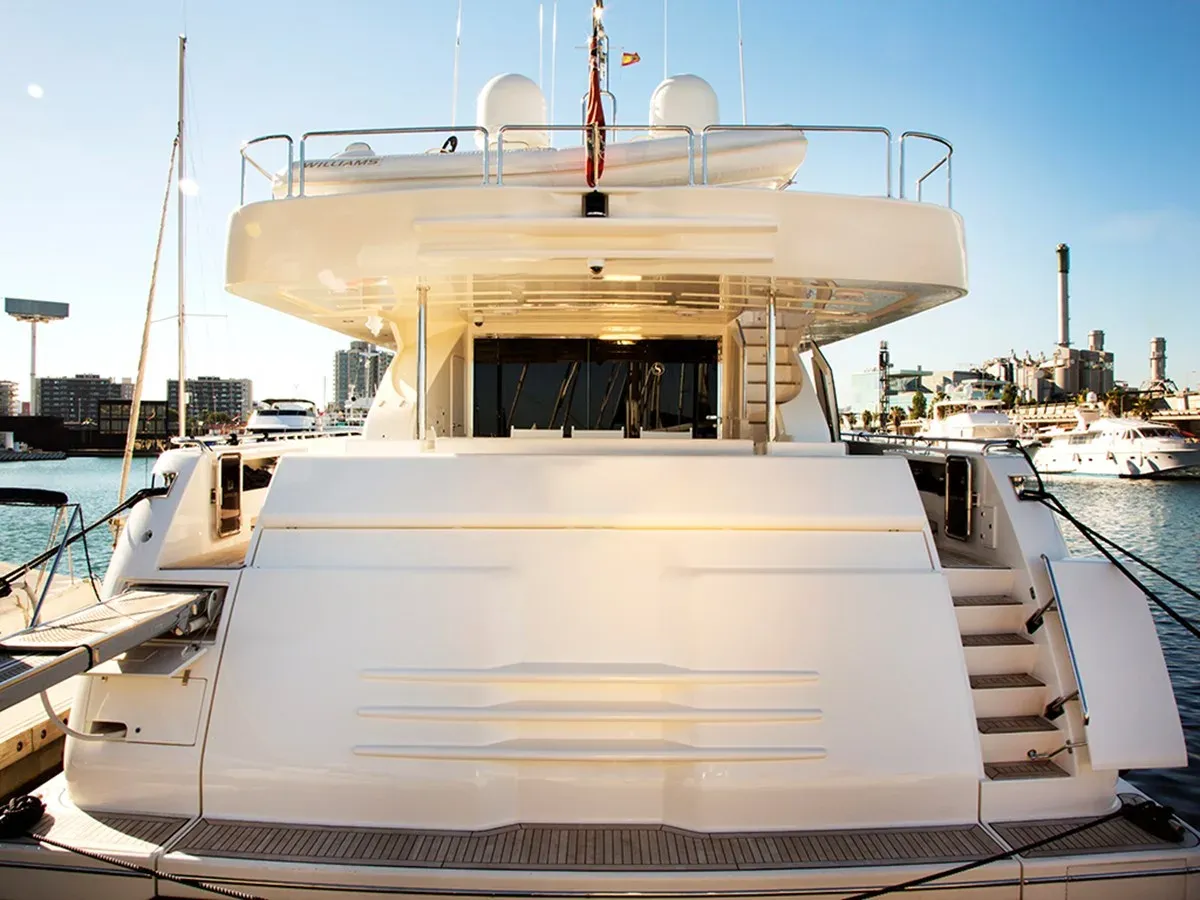 Купить яхту UHUD 100 в Shestakov Yacht Sales