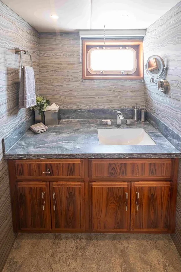 Sapphire Sea II yacht sale