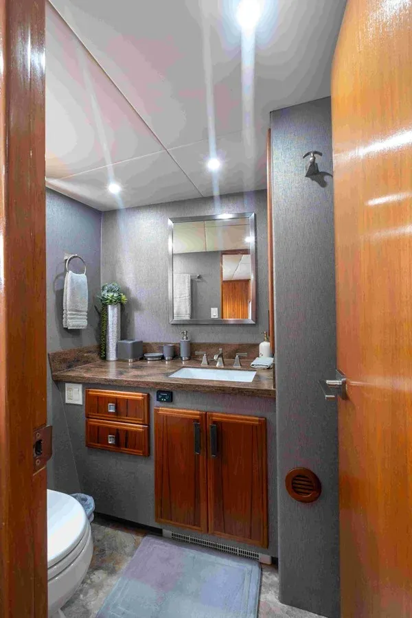 Sapphire Sea II yacht sale