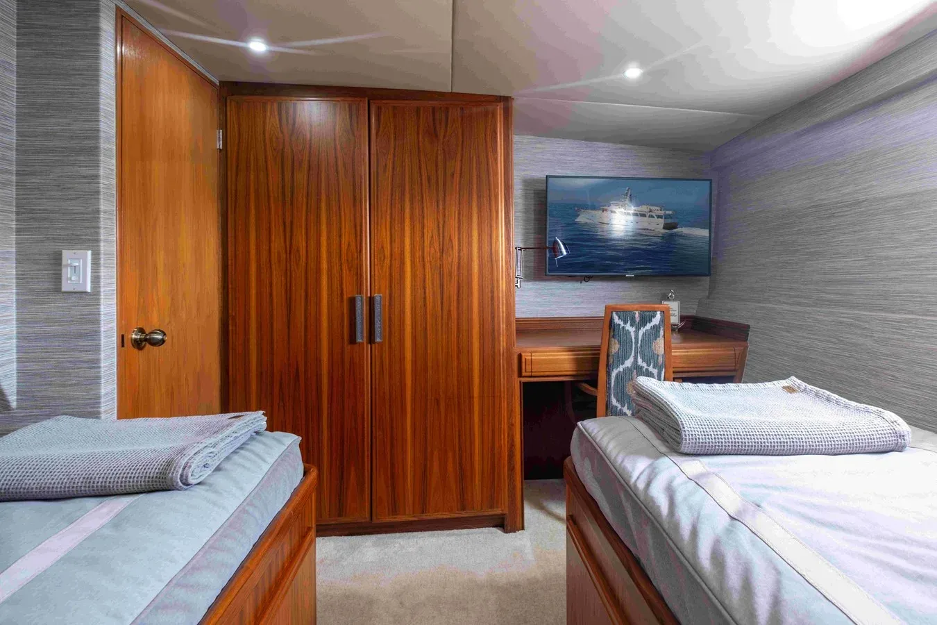 Sapphire Sea II 86