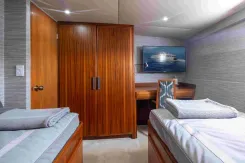 Sapphire Sea II 86