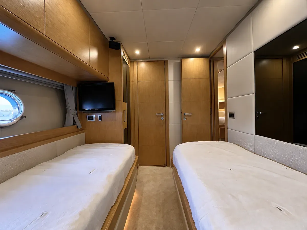 Dominator yacht sale