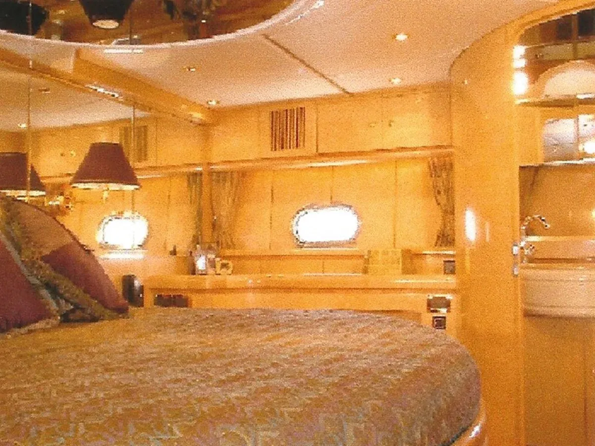 Buy a yacht Show Me The Money 1997