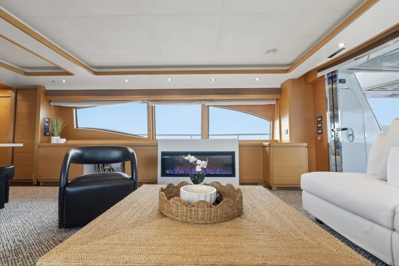 Buy a yacht Karibu - FERRETTI CUSTOM LINE