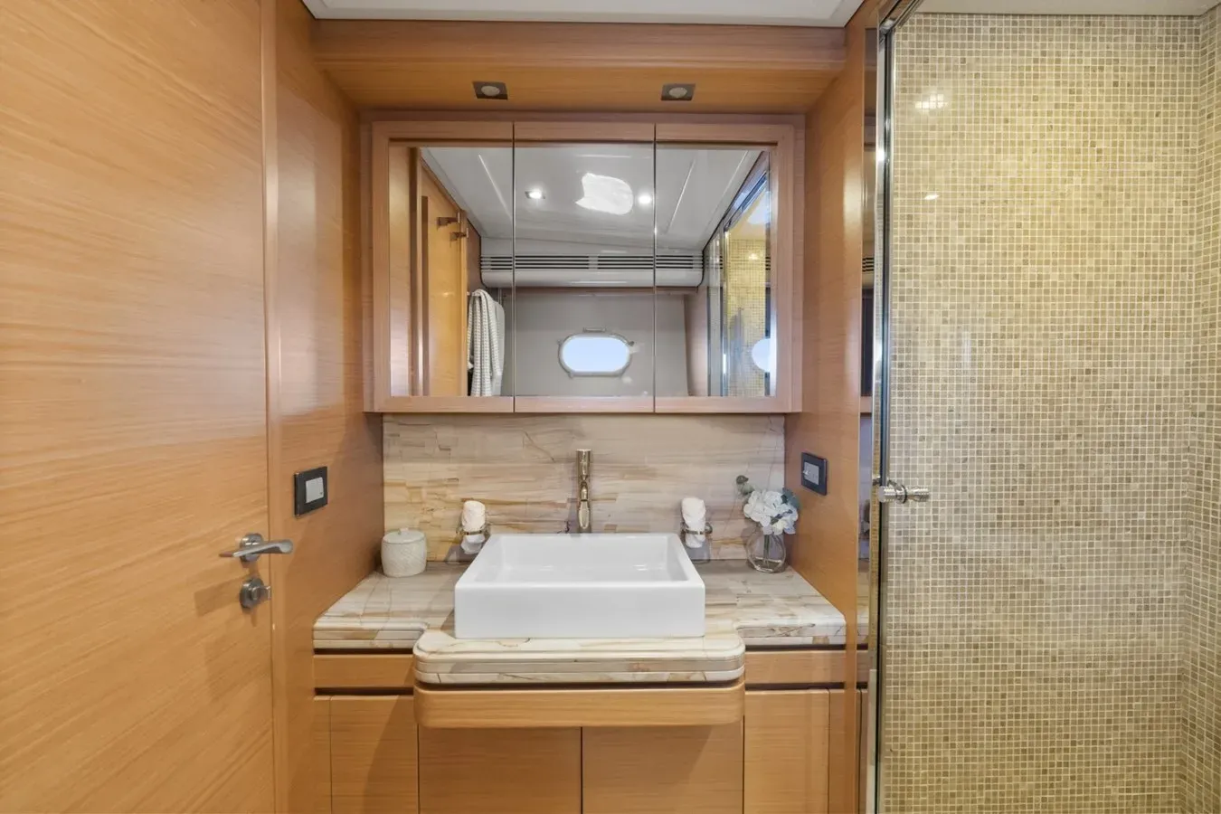 Karibu - FERRETTI CUSTOM LINE price