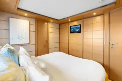 best yacht sales deals Karibu - FERRETTI CUSTOM LINE