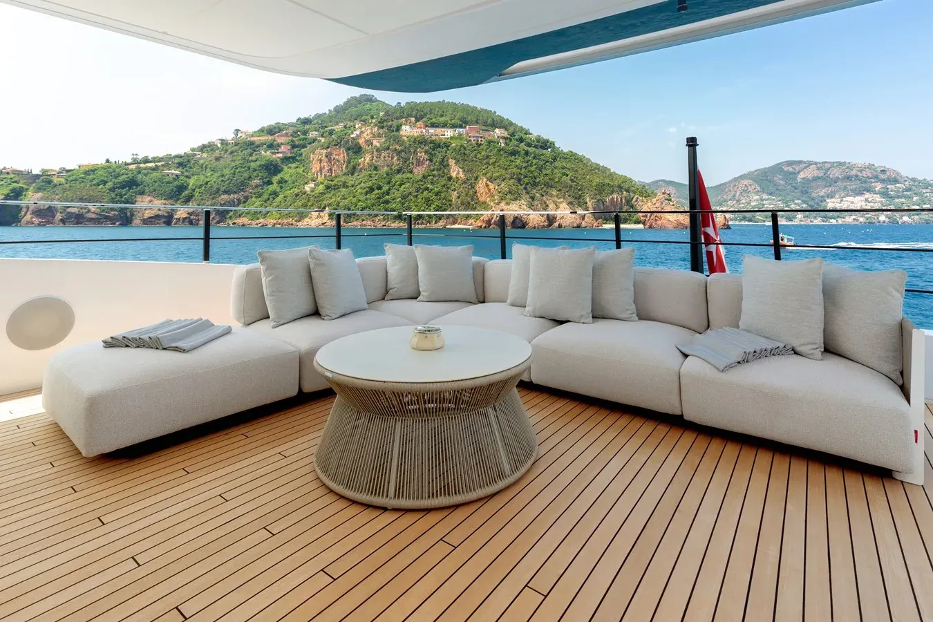 LADY DIA - FERRETTI CUSTOM LINE yacht sale