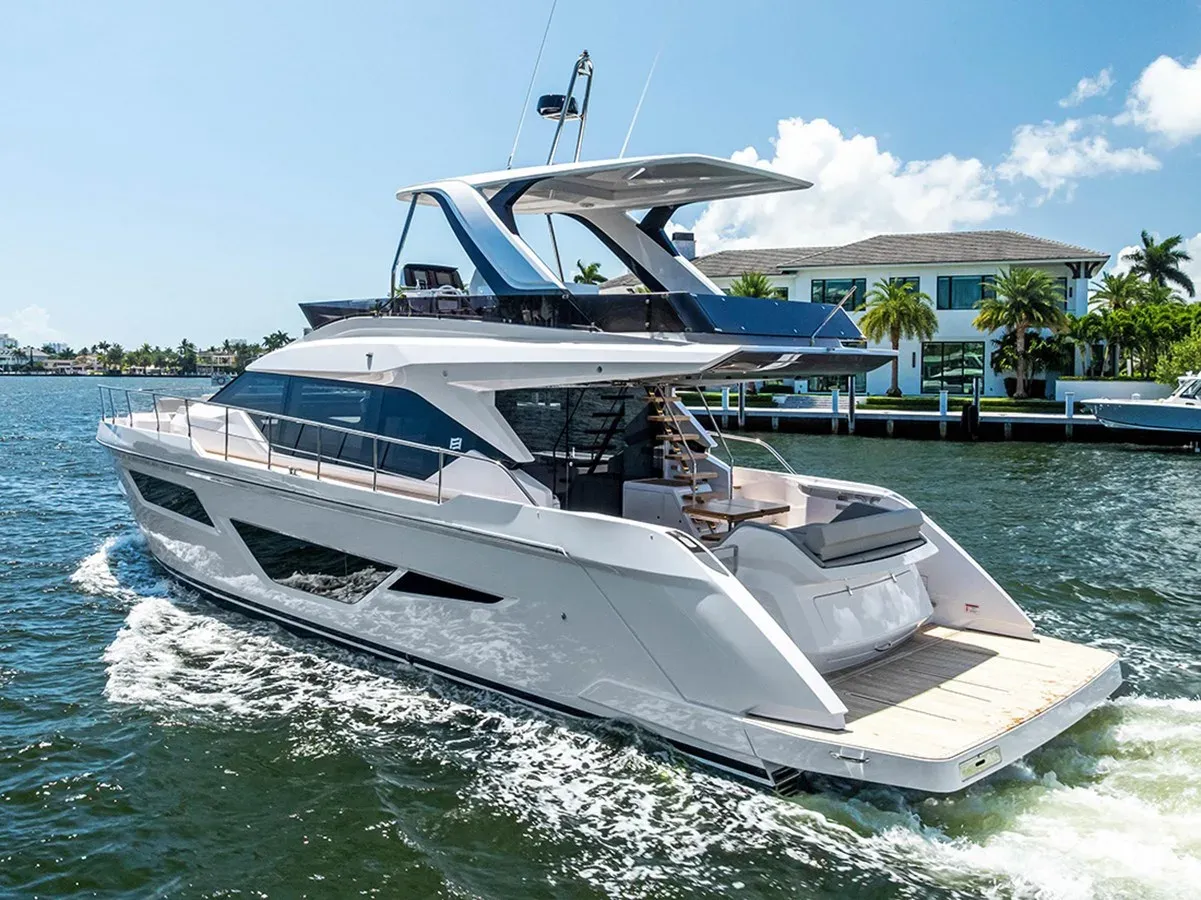 the best price on ASLI-D - Ferretti Yachts