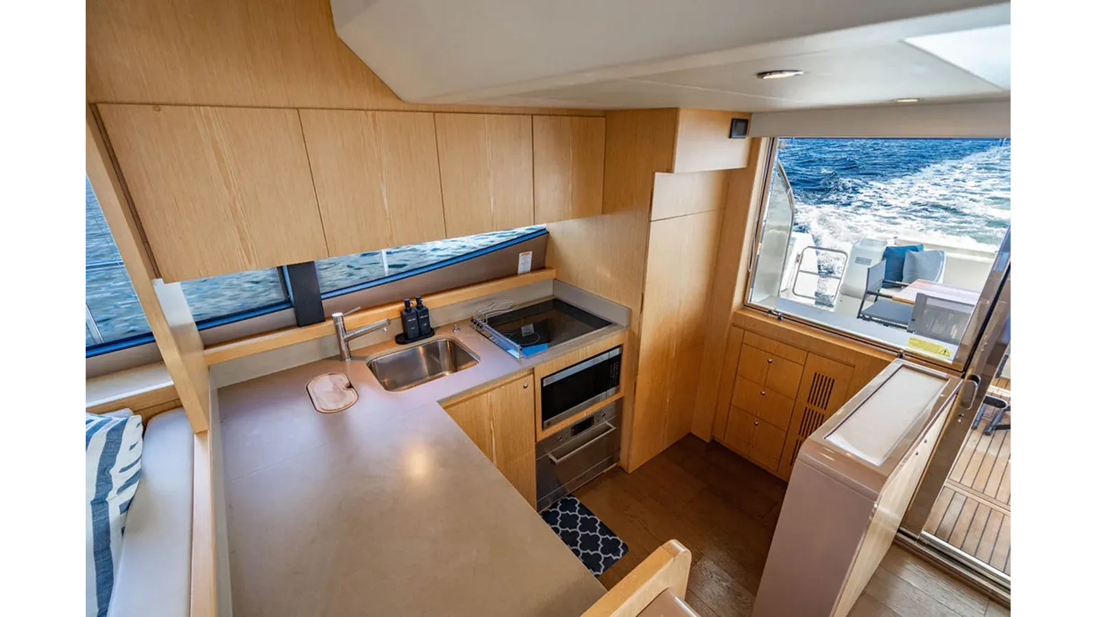 Buy a Amigos 62 FLY at Shestakov Yacht Sales